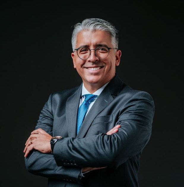 Dr. Ari Ribeiro